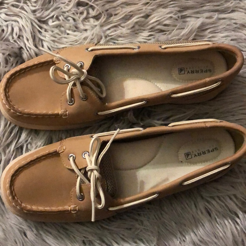sperry slip on
